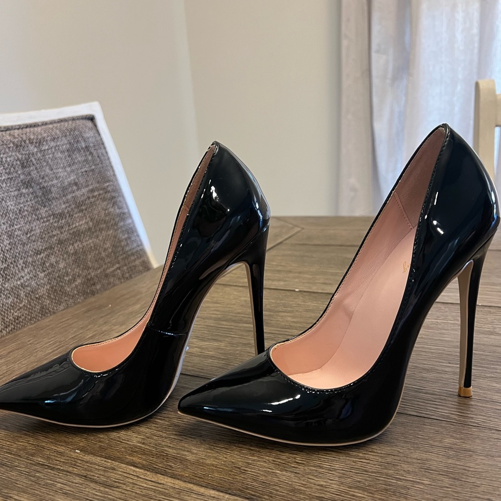 Elisabet Tang Black Heels